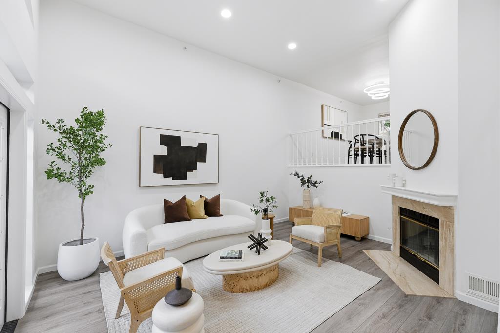 Detail Gallery Image 3 of 45 For 444 San Antonio Rd 12b,  Palo Alto,  CA 94306 - 2 Beds | 2/1 Baths