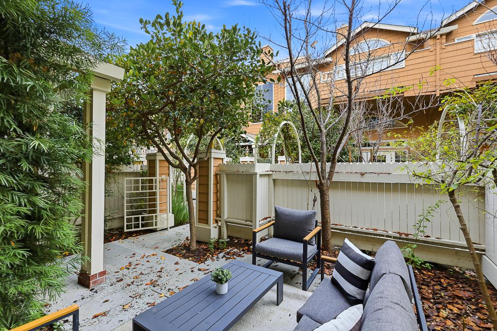 Detail Gallery Image 33 of 45 For 444 San Antonio Rd 12b,  Palo Alto,  CA 94306 - 2 Beds | 2/1 Baths