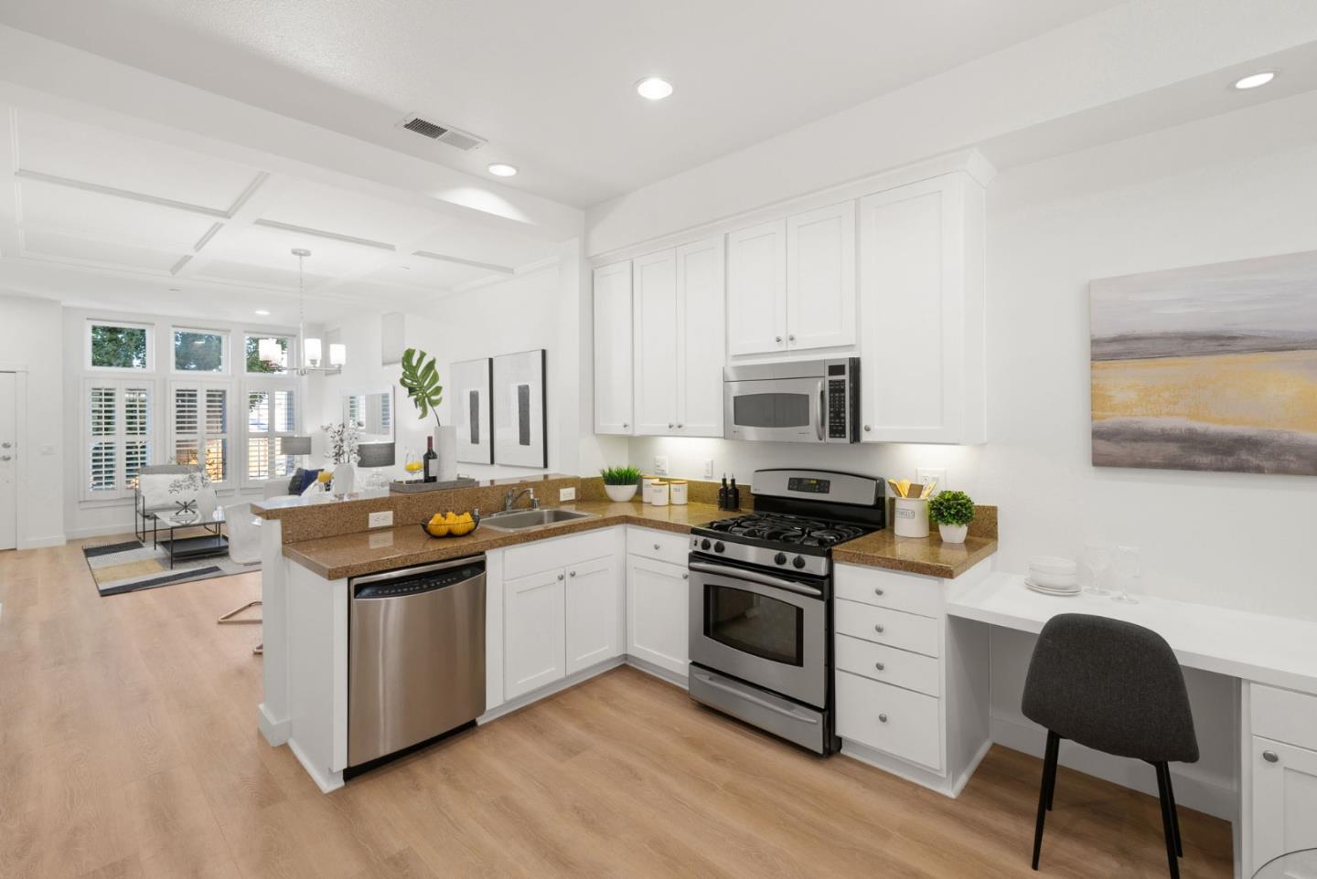 Detail Gallery Image 10 of 48 For 235 Laurel Grove Ln, San Jose,  CA 95126 - 4 Beds | 2/1 Baths