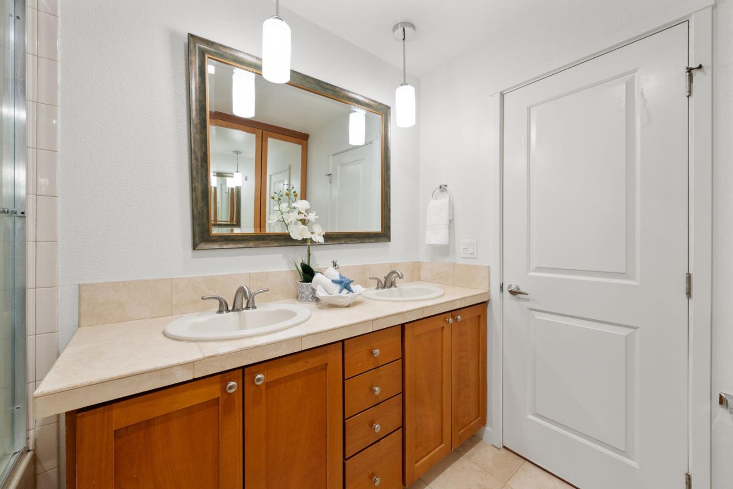 Detail Gallery Image 17 of 48 For 235 Laurel Grove Ln, San Jose,  CA 95126 - 4 Beds | 2/1 Baths