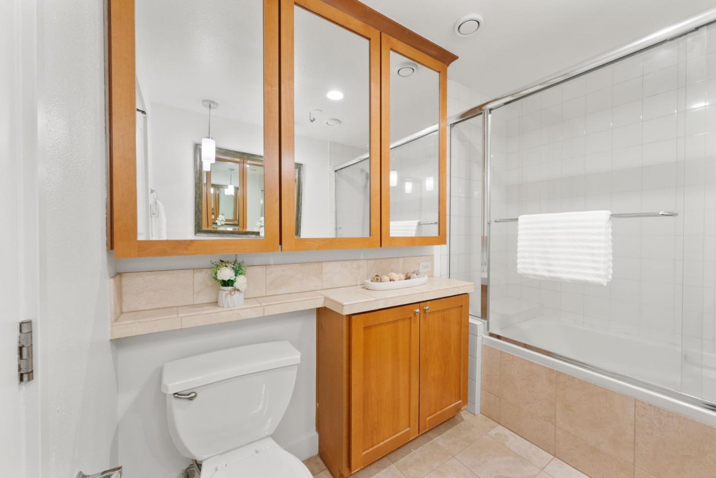 Detail Gallery Image 22 of 48 For 235 Laurel Grove Ln, San Jose,  CA 95126 - 4 Beds | 2/1 Baths