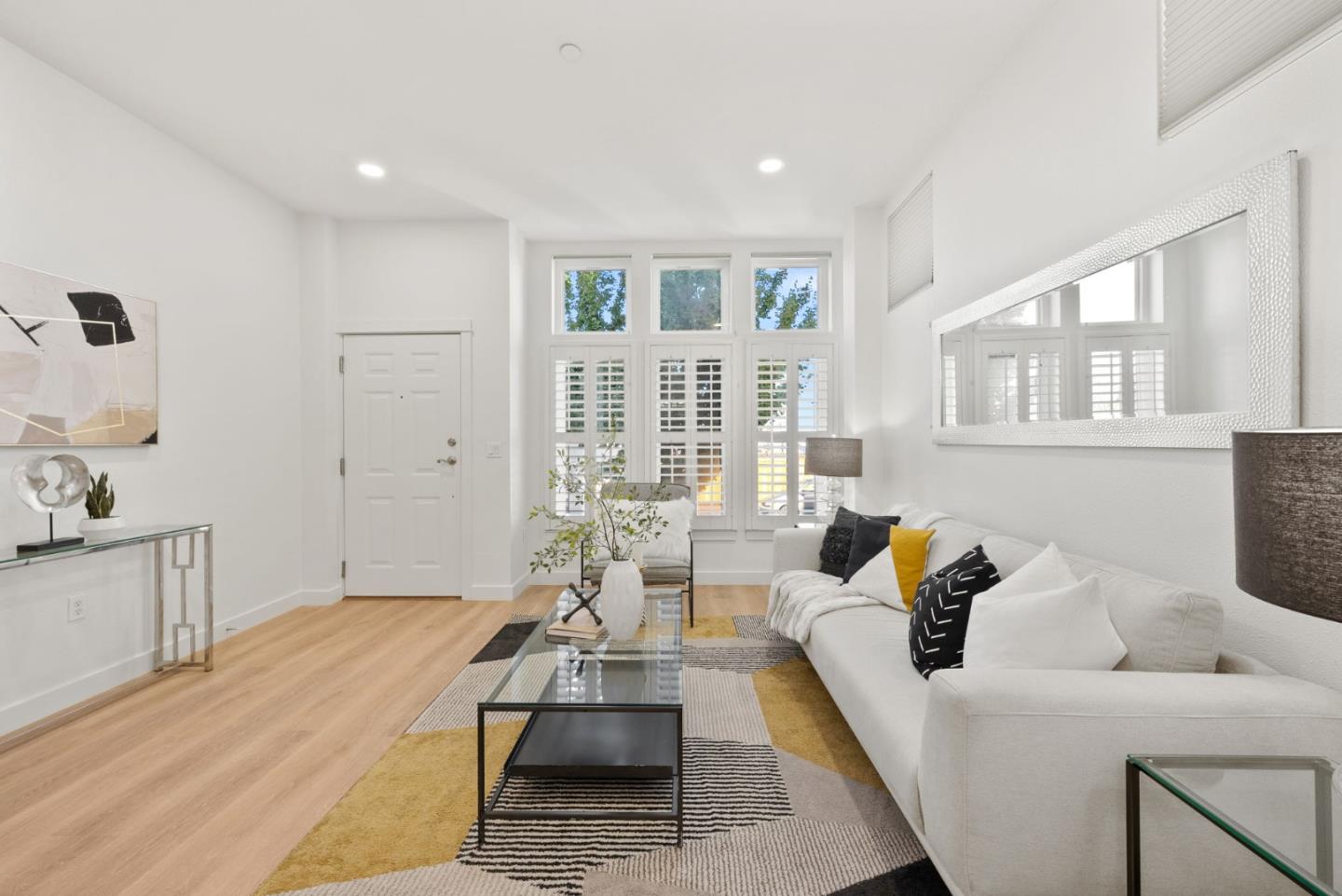 Detail Gallery Image 3 of 48 For 235 Laurel Grove Ln, San Jose,  CA 95126 - 4 Beds | 2/1 Baths