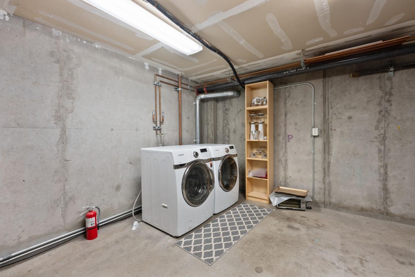 Detail Gallery Image 31 of 48 For 235 Laurel Grove Ln, San Jose,  CA 95126 - 4 Beds | 2/1 Baths