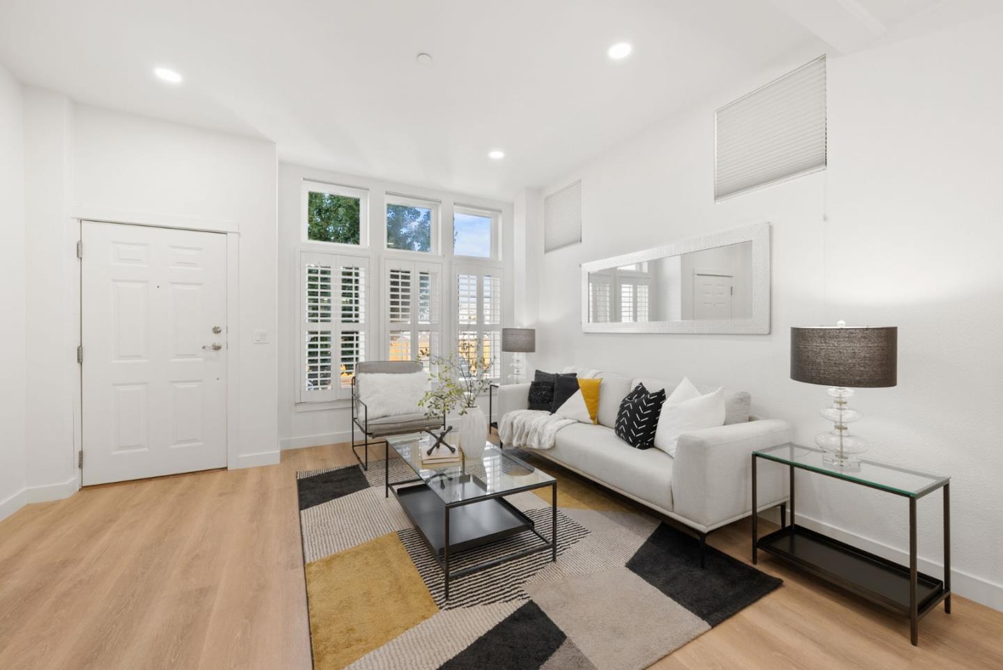 Detail Gallery Image 4 of 48 For 235 Laurel Grove Ln, San Jose,  CA 95126 - 4 Beds | 2/1 Baths