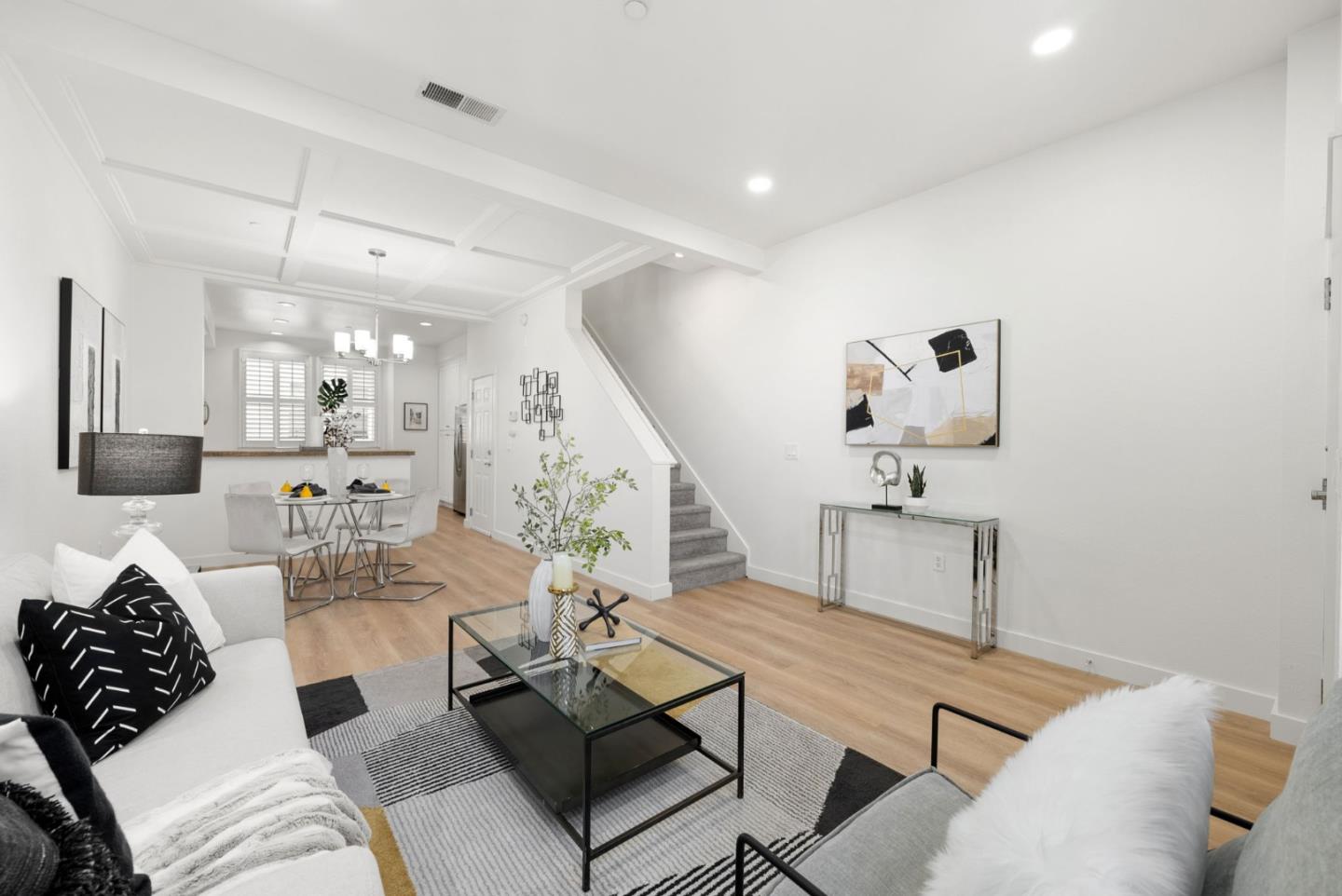 Detail Gallery Image 6 of 48 For 235 Laurel Grove Ln, San Jose,  CA 95126 - 4 Beds | 2/1 Baths