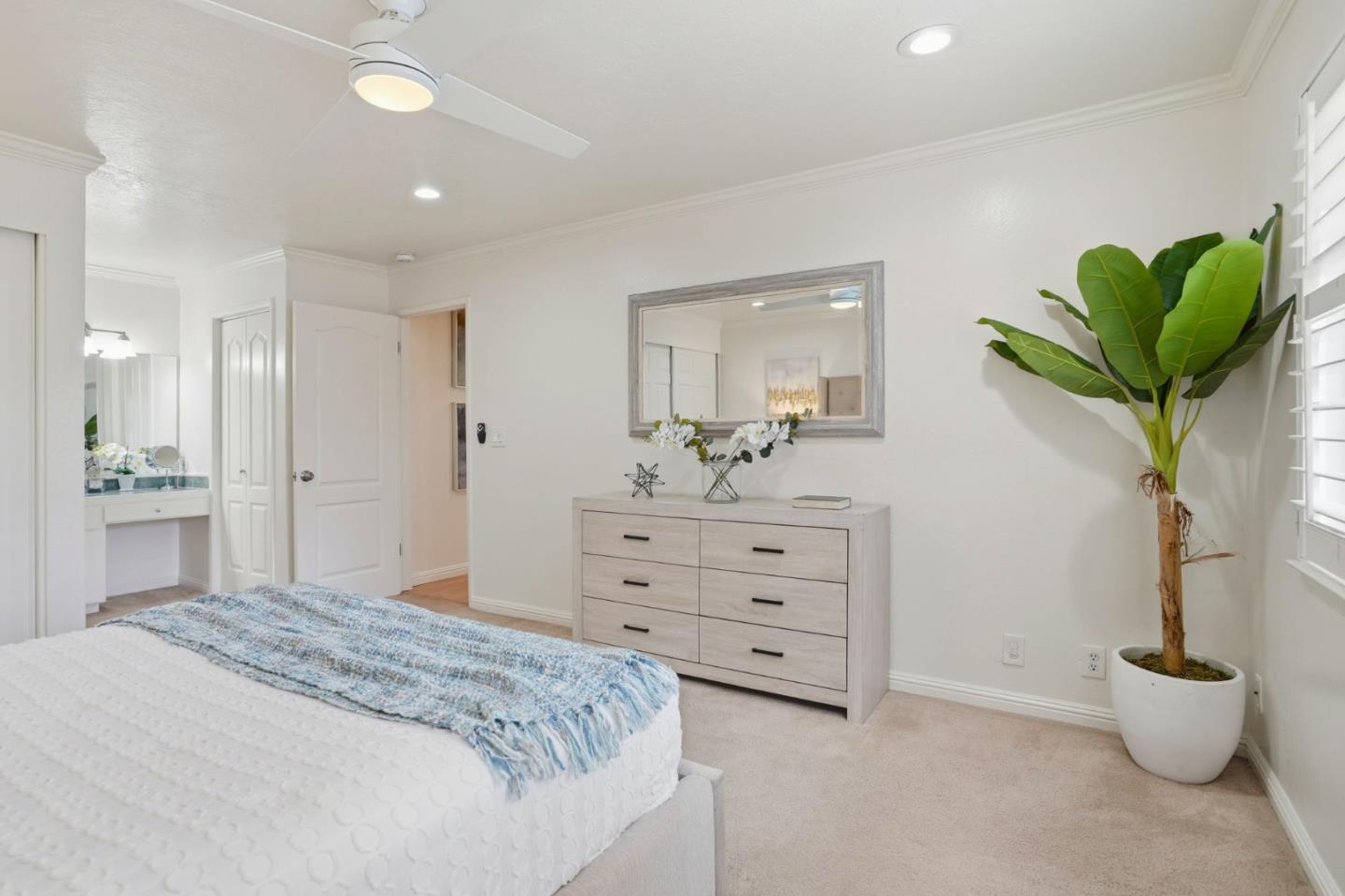 Detail Gallery Image 13 of 27 For 14351 Saratoga Ave a,  Saratoga,  CA 95070 - 2 Beds | 2 Baths