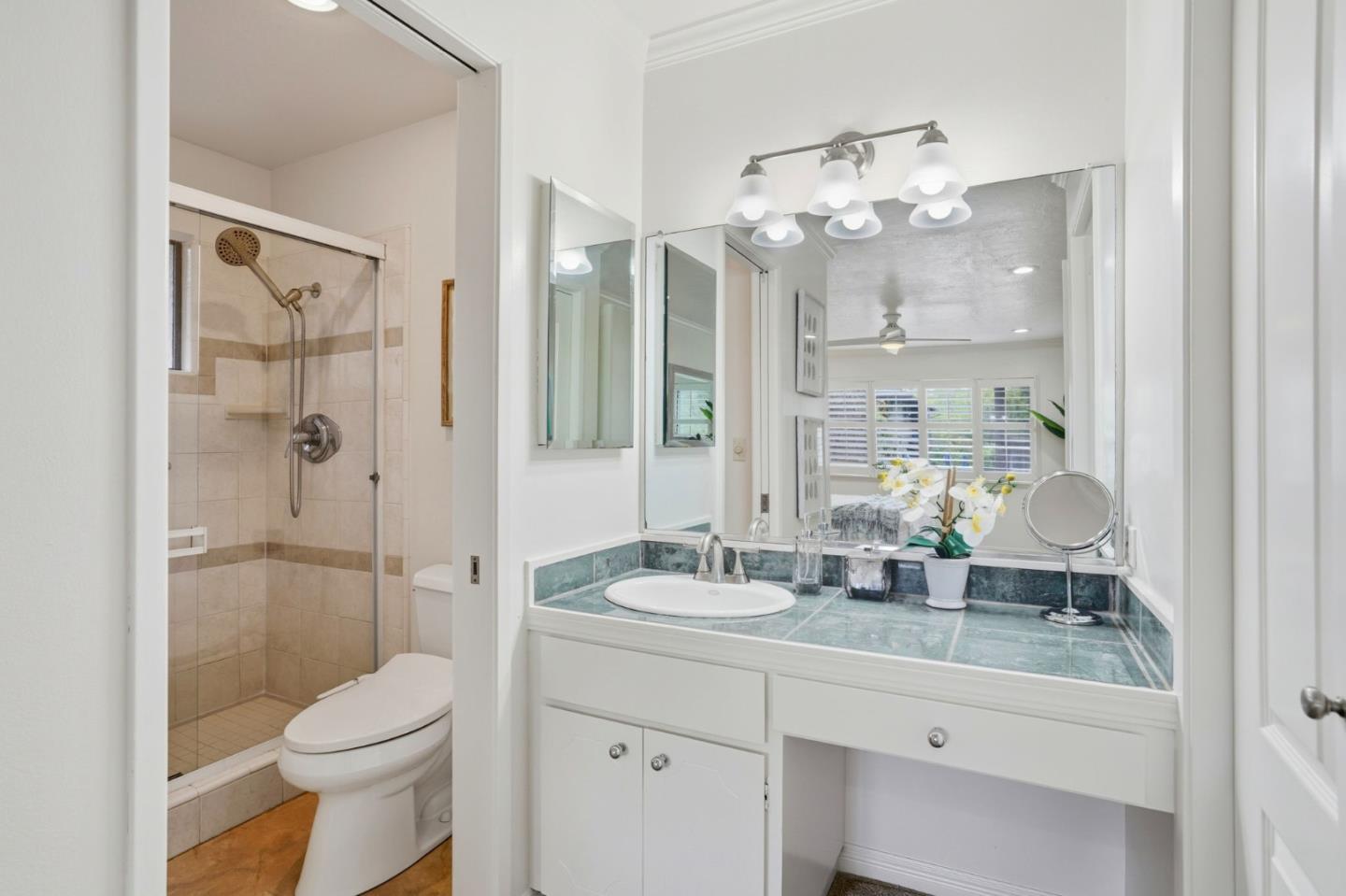 Detail Gallery Image 19 of 27 For 14351 Saratoga Ave a,  Saratoga,  CA 95070 - 2 Beds | 2 Baths