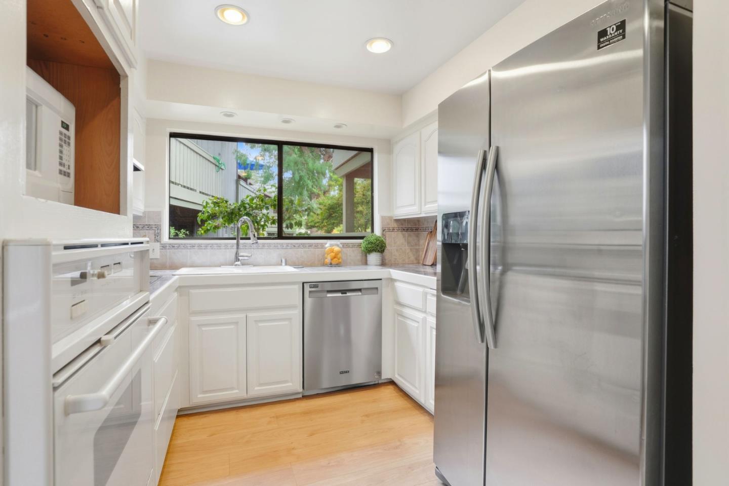 Detail Gallery Image 6 of 27 For 14351 Saratoga Ave a,  Saratoga,  CA 95070 - 2 Beds | 2 Baths