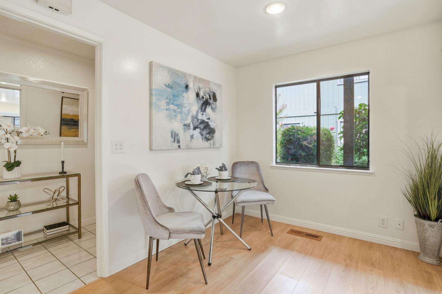 Detail Gallery Image 7 of 27 For 14351 Saratoga Ave a,  Saratoga,  CA 95070 - 2 Beds | 2 Baths