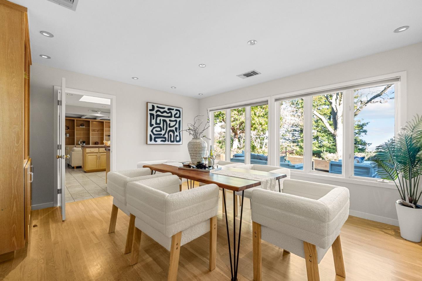 Detail Gallery Image 16 of 78 For 27856 Black Mountain Rd, Los Altos Hills,  CA 94022 - 5 Beds | 3/1 Baths