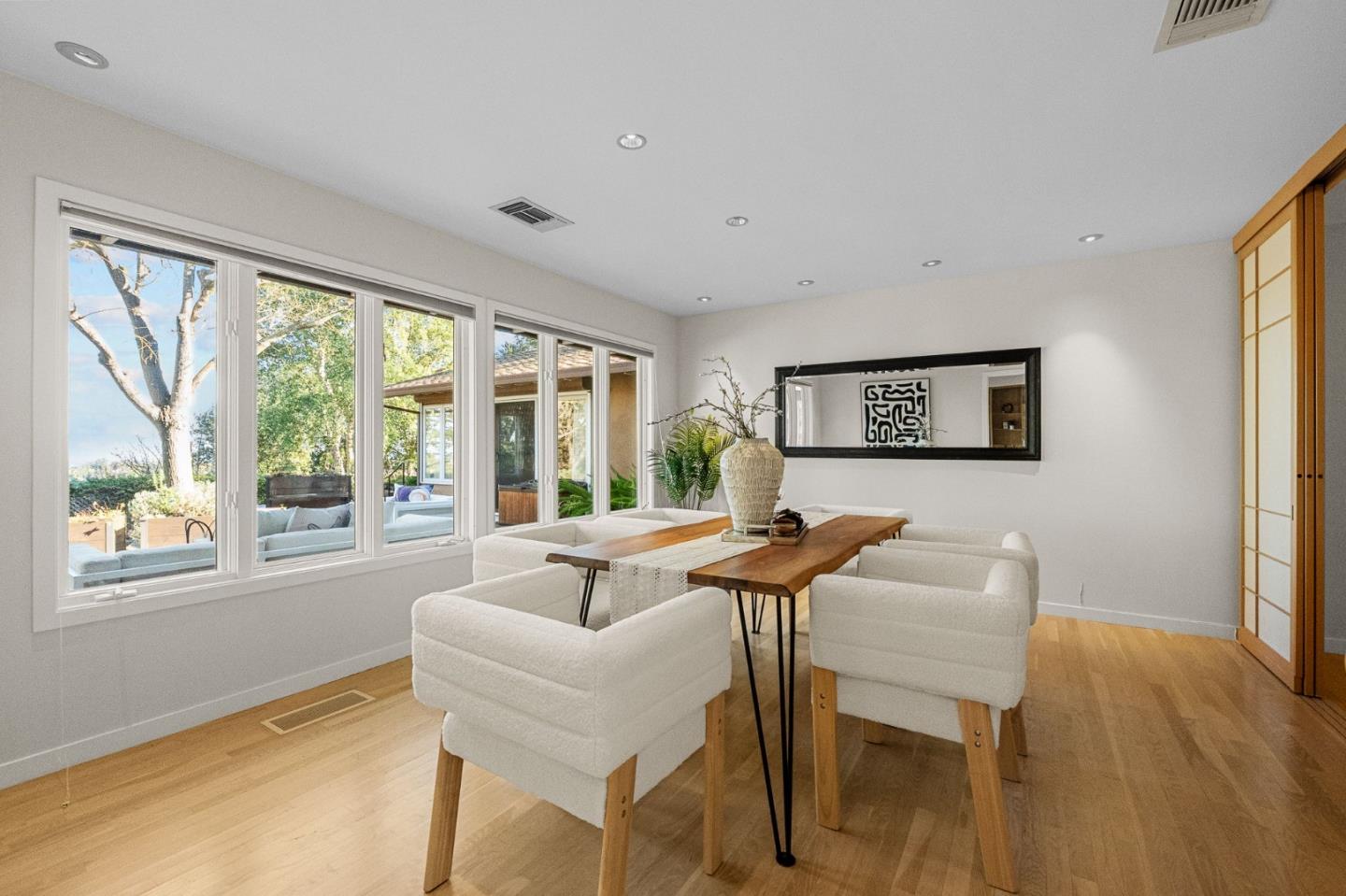 Detail Gallery Image 17 of 78 For 27856 Black Mountain Rd, Los Altos Hills,  CA 94022 - 5 Beds | 3/1 Baths