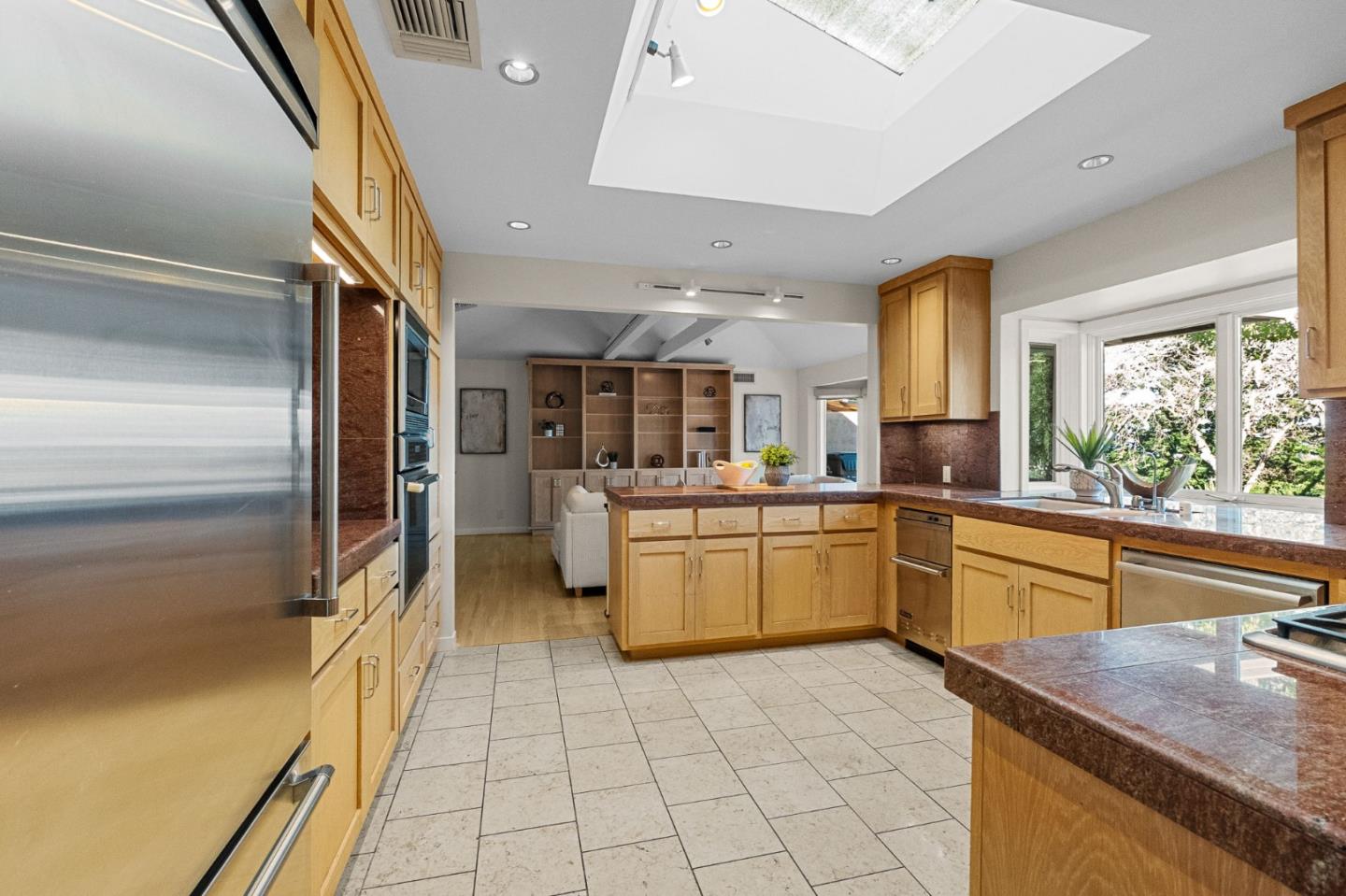 Detail Gallery Image 18 of 78 For 27856 Black Mountain Rd, Los Altos Hills,  CA 94022 - 5 Beds | 3/1 Baths