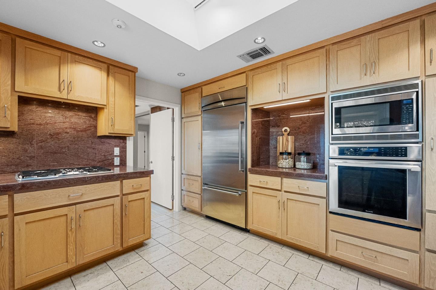 Detail Gallery Image 19 of 78 For 27856 Black Mountain Rd, Los Altos Hills,  CA 94022 - 5 Beds | 3/1 Baths