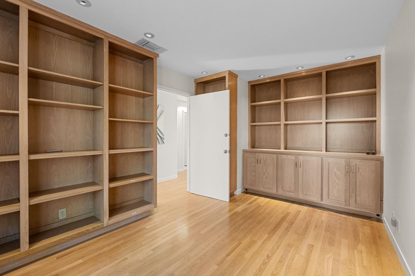 Detail Gallery Image 32 of 78 For 27856 Black Mountain Rd, Los Altos Hills,  CA 94022 - 5 Beds | 3/1 Baths