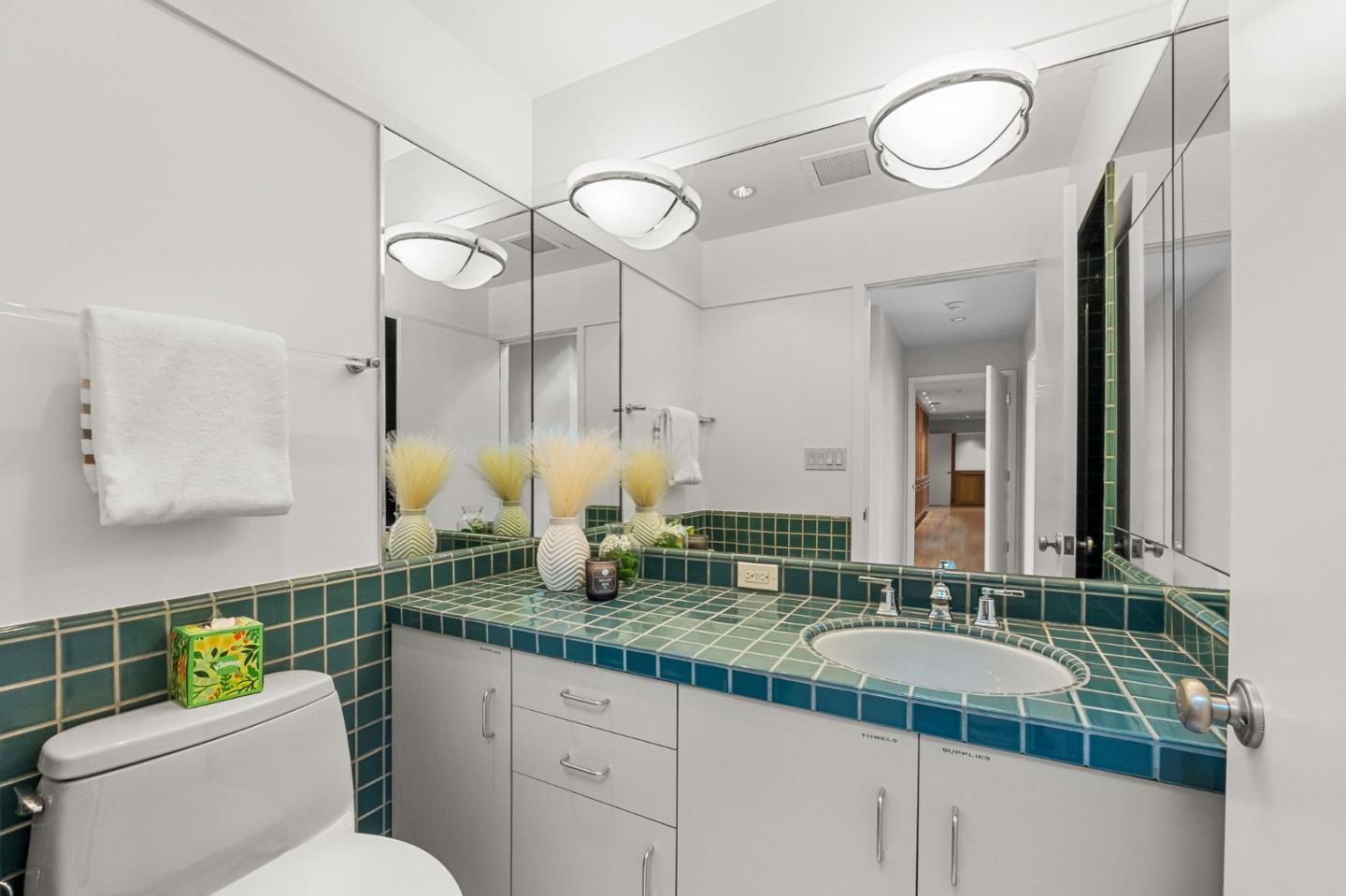 Detail Gallery Image 33 of 78 For 27856 Black Mountain Rd, Los Altos Hills,  CA 94022 - 5 Beds | 3/1 Baths