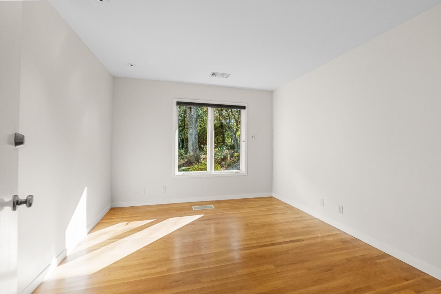 Detail Gallery Image 34 of 78 For 27856 Black Mountain Rd, Los Altos Hills,  CA 94022 - 5 Beds | 3/1 Baths