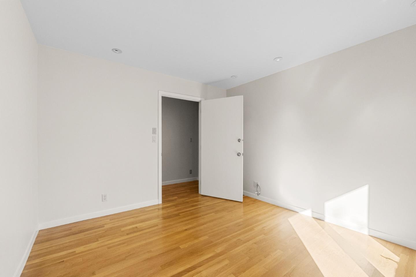 Detail Gallery Image 35 of 78 For 27856 Black Mountain Rd, Los Altos Hills,  CA 94022 - 5 Beds | 3/1 Baths