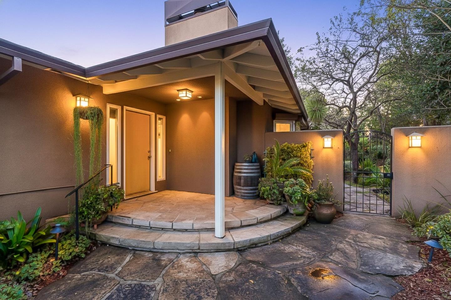 Detail Gallery Image 4 of 78 For 27856 Black Mountain Rd, Los Altos Hills,  CA 94022 - 5 Beds | 3/1 Baths