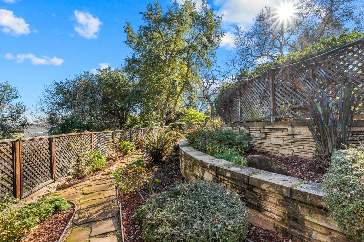 Detail Gallery Image 57 of 78 For 27856 Black Mountain Rd, Los Altos Hills,  CA 94022 - 5 Beds | 3/1 Baths