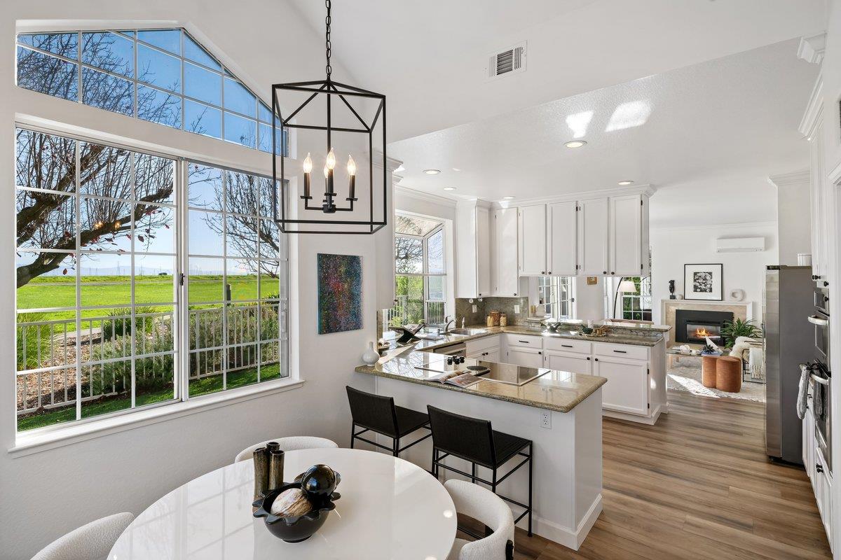 Detail Gallery Image 16 of 74 For 822 Seal Pointe Dr, Redwood City,  CA 94065 - 4 Beds | 3 Baths