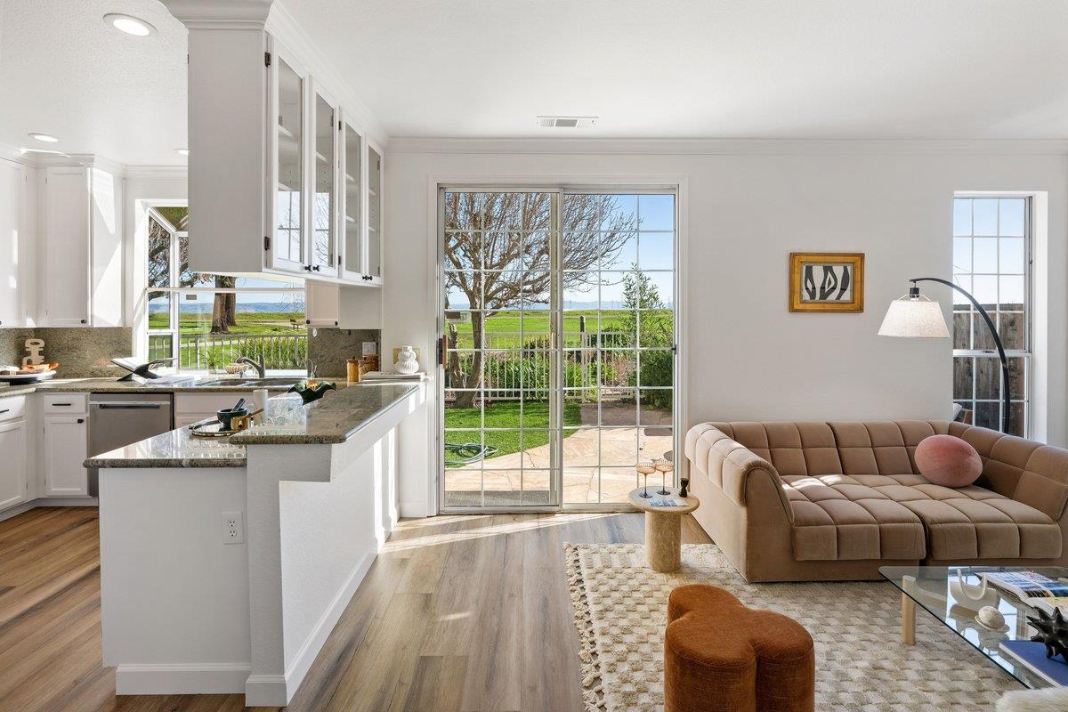 Detail Gallery Image 24 of 74 For 822 Seal Pointe Dr, Redwood City,  CA 94065 - 4 Beds | 3 Baths