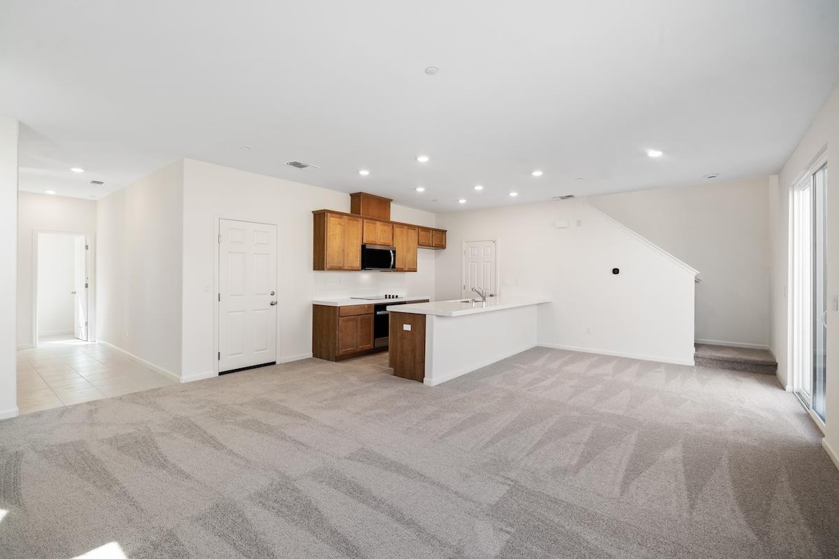 Detail Gallery Image 12 of 27 For 2250 Gladiola Dr, Hollister,  CA 95023 - 3 Beds | 2/1 Baths