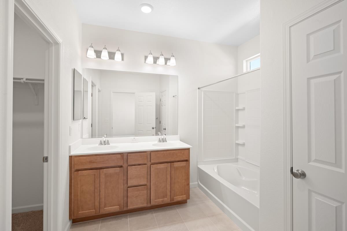 Detail Gallery Image 17 of 27 For 2250 Gladiola Dr, Hollister,  CA 95023 - 3 Beds | 2/1 Baths