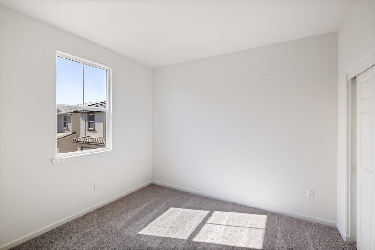 Detail Gallery Image 19 of 27 For 2250 Gladiola Dr, Hollister,  CA 95023 - 3 Beds | 2/1 Baths