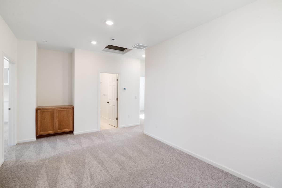 Detail Gallery Image 22 of 27 For 2250 Gladiola Dr, Hollister,  CA 95023 - 3 Beds | 2/1 Baths