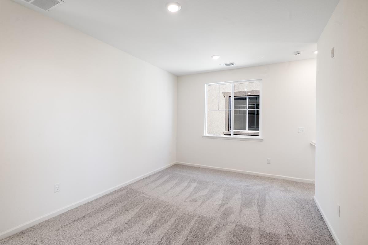 Detail Gallery Image 24 of 27 For 2250 Gladiola Dr, Hollister,  CA 95023 - 3 Beds | 2/1 Baths