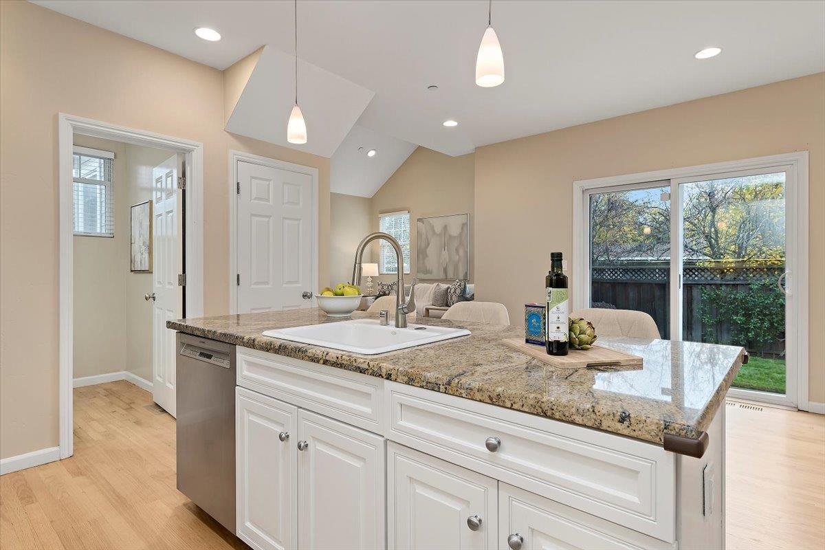 Detail Gallery Image 11 of 37 For 1317 Saint Francis St, Redwood City,  CA 94061 - – Beds | – Baths