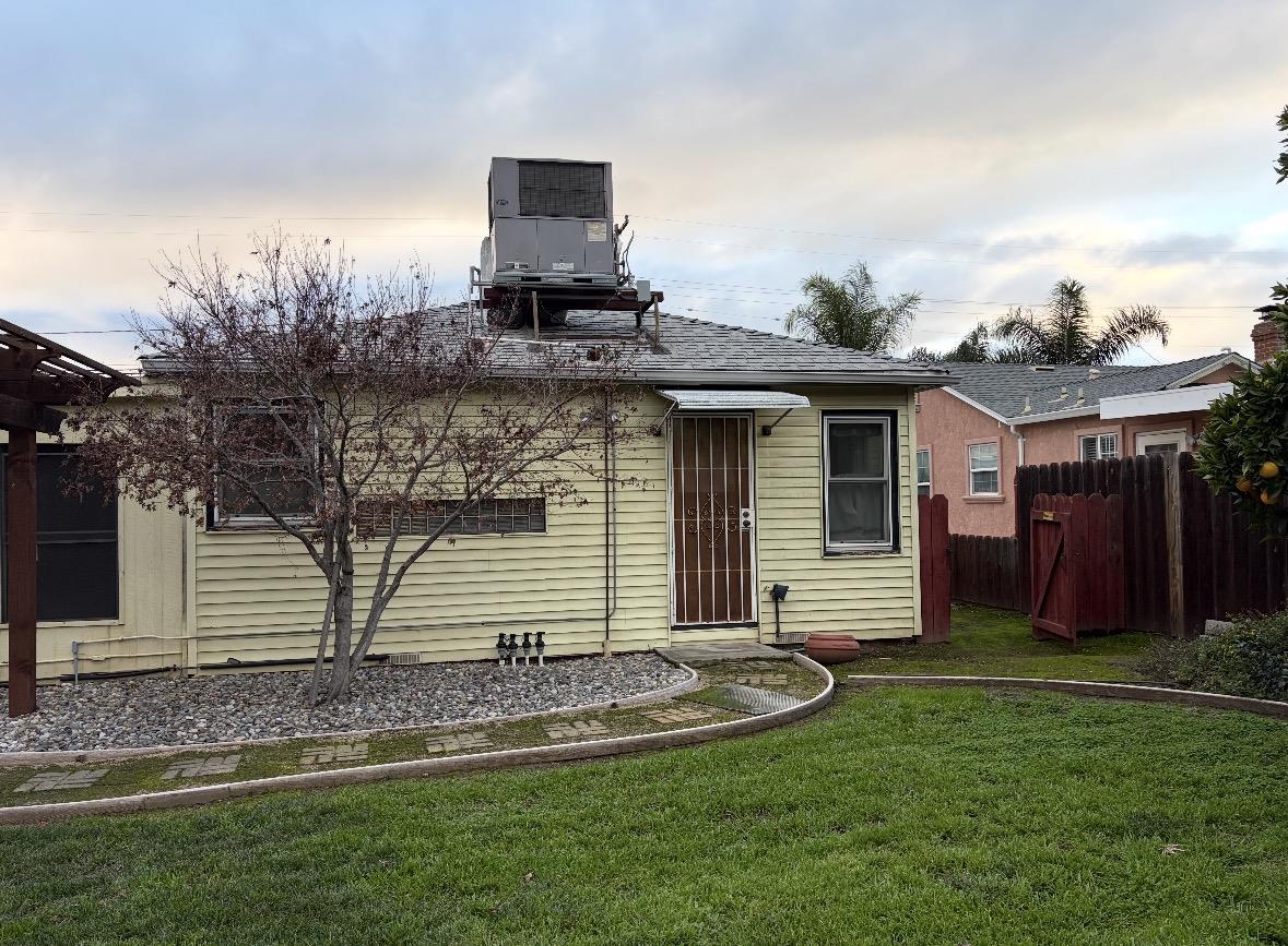 Detail Gallery Image 14 of 15 For 366 Doris Ave, San Jose,  CA 95127 - 2 Beds | 1 Baths