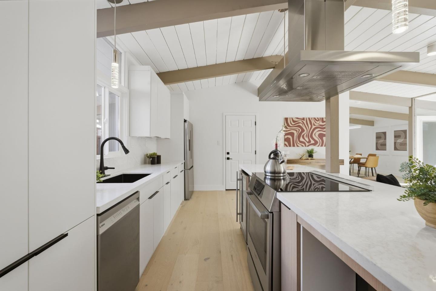 Detail Gallery Image 15 of 44 For 1622 Eleanor Dr, San Mateo,  CA 94402 - 4 Beds | 2 Baths