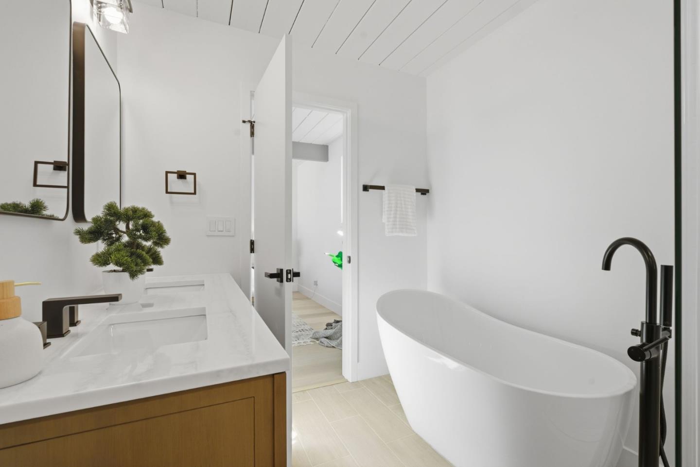 Detail Gallery Image 37 of 44 For 1622 Eleanor Dr, San Mateo,  CA 94402 - 4 Beds | 2 Baths