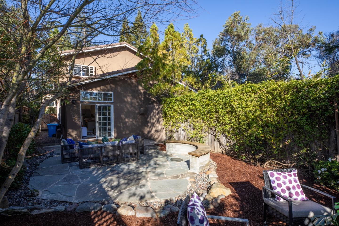 Detail Gallery Image 15 of 18 For 719 Elizabeth Ln, Menlo Park,  CA 94025 - 2 Beds | 2/1 Baths