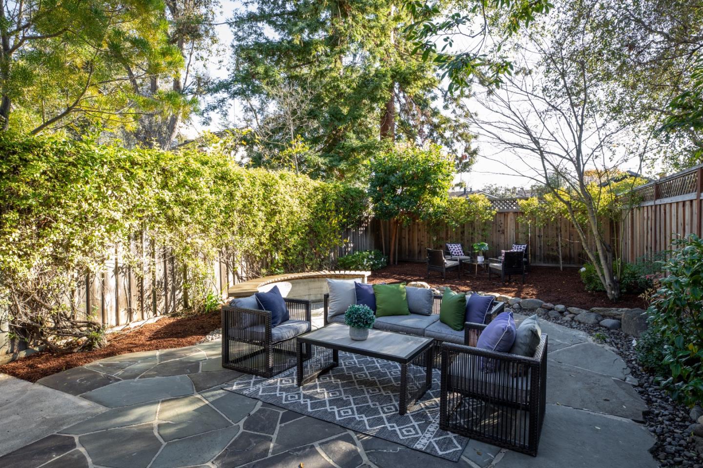 Detail Gallery Image 16 of 18 For 719 Elizabeth Ln, Menlo Park,  CA 94025 - 2 Beds | 2/1 Baths