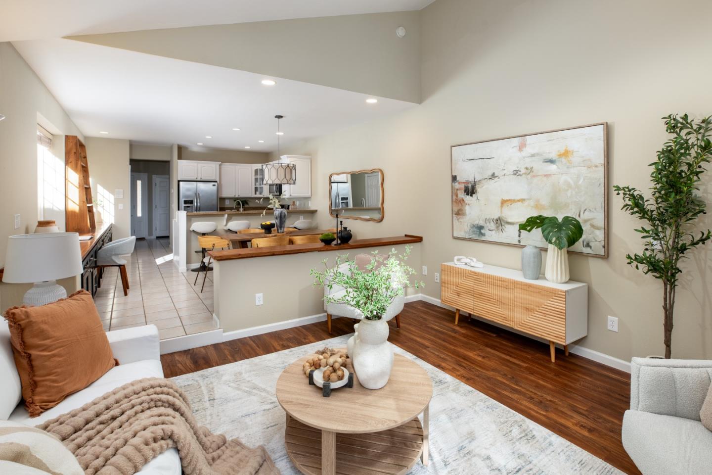 Detail Gallery Image 4 of 18 For 719 Elizabeth Ln, Menlo Park,  CA 94025 - 2 Beds | 2/1 Baths