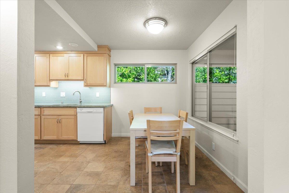 Detail Gallery Image 10 of 35 For 7137 via Solana, San Jose,  CA 95135 - 3 Beds | 2 Baths