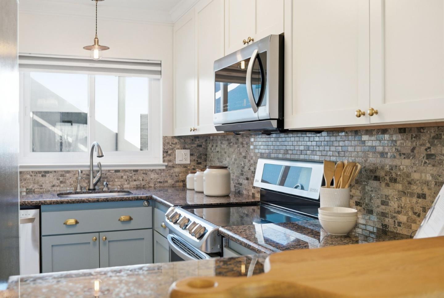 Detail Gallery Image 6 of 38 For 320 Peninsula Ave #409,  San Mateo,  CA 94401 - 2 Beds | 2 Baths