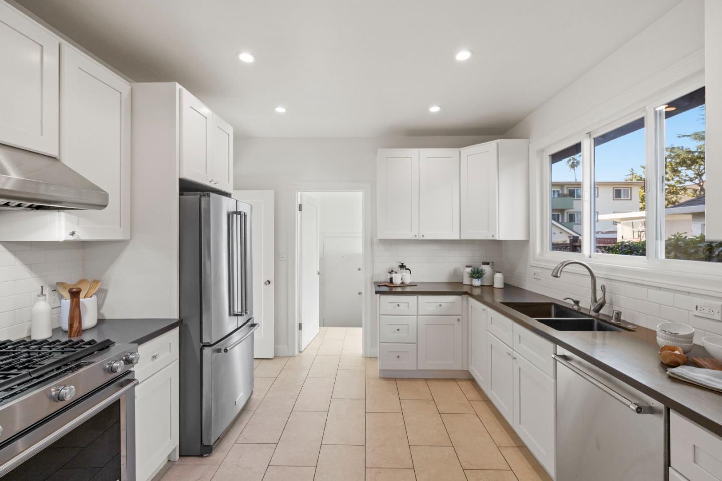 Detail Gallery Image 21 of 59 For 235 Ramona St, San Mateo,  CA 94401 - 2 Beds | 1 Baths