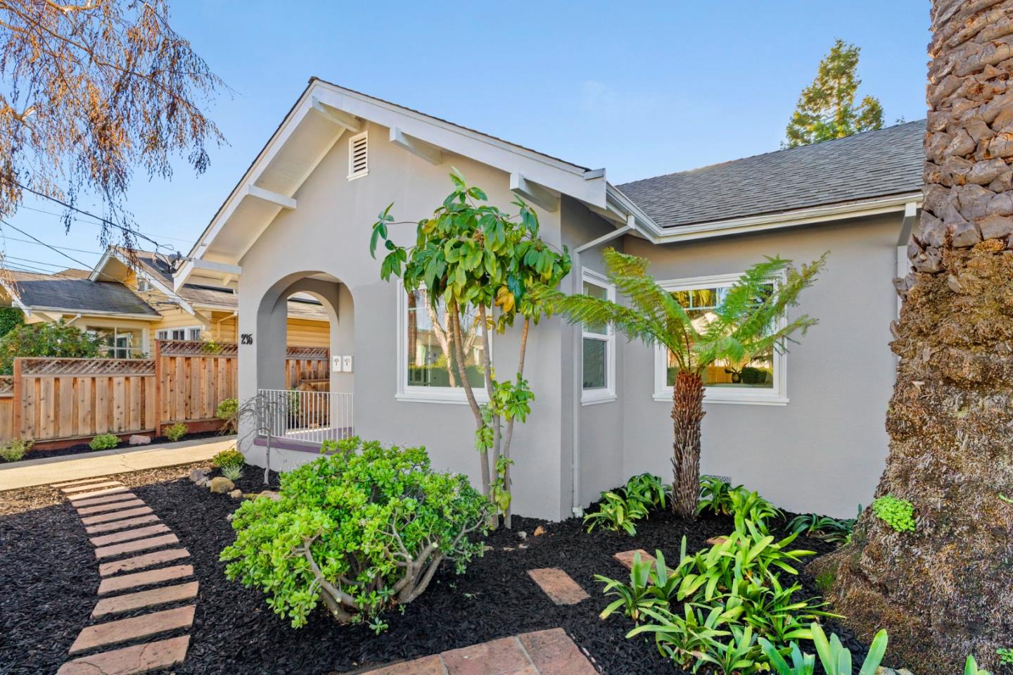 Detail Gallery Image 3 of 59 For 235 Ramona St, San Mateo,  CA 94401 - 2 Beds | 1 Baths