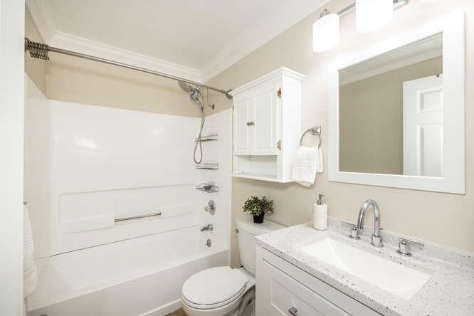 Detail Gallery Image 10 of 18 For 4008 Farm Hill Blvd #102,  Redwood City,  CA 94061 - 2 Beds | 1 Baths