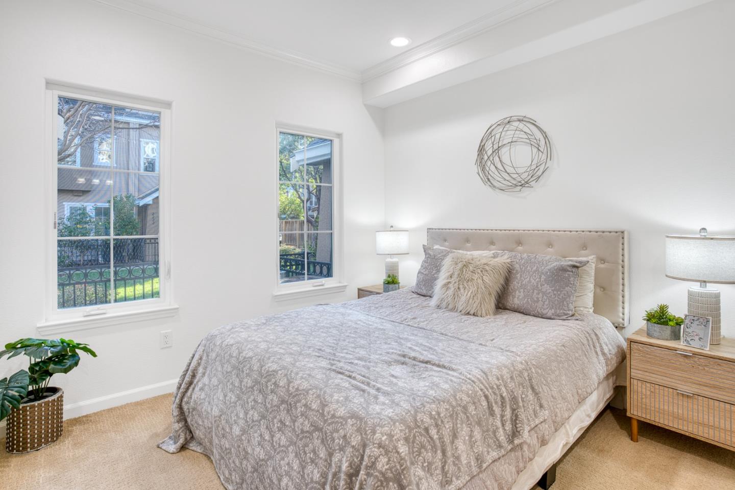 Detail Gallery Image 14 of 53 For 2219 Woodberry Ln, Mountain View,  CA 94043 - 3 Beds | 2/1 Baths