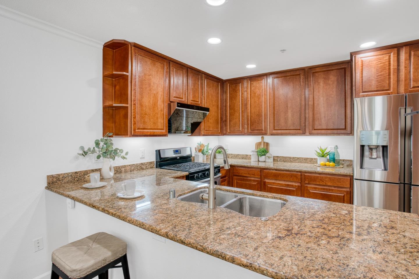 Detail Gallery Image 21 of 53 For 2219 Woodberry Ln, Mountain View,  CA 94043 - 3 Beds | 2/1 Baths