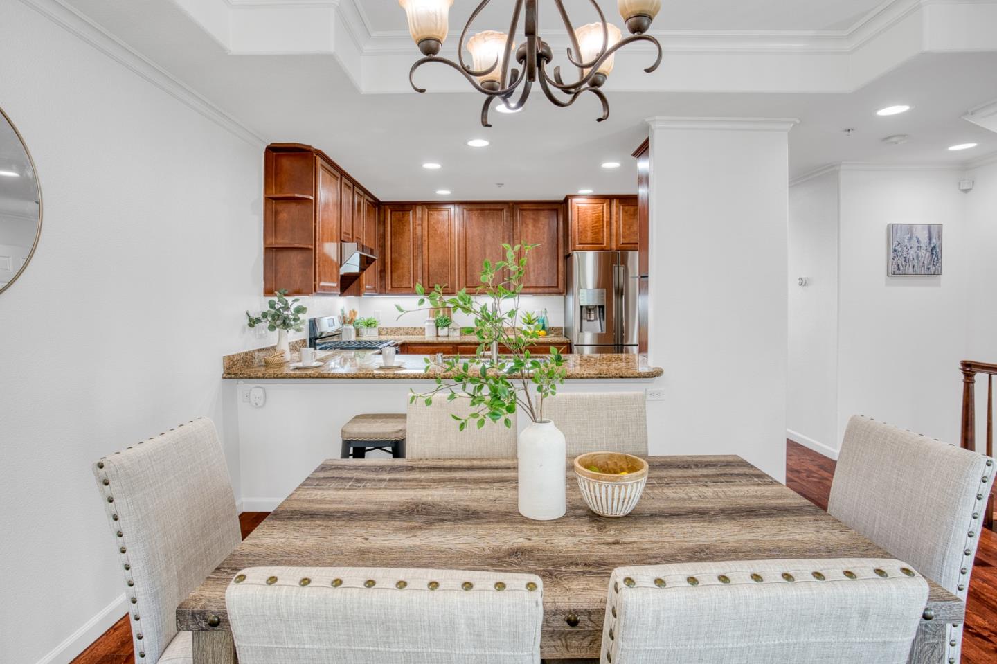 Detail Gallery Image 25 of 53 For 2219 Woodberry Ln, Mountain View,  CA 94043 - 3 Beds | 2/1 Baths