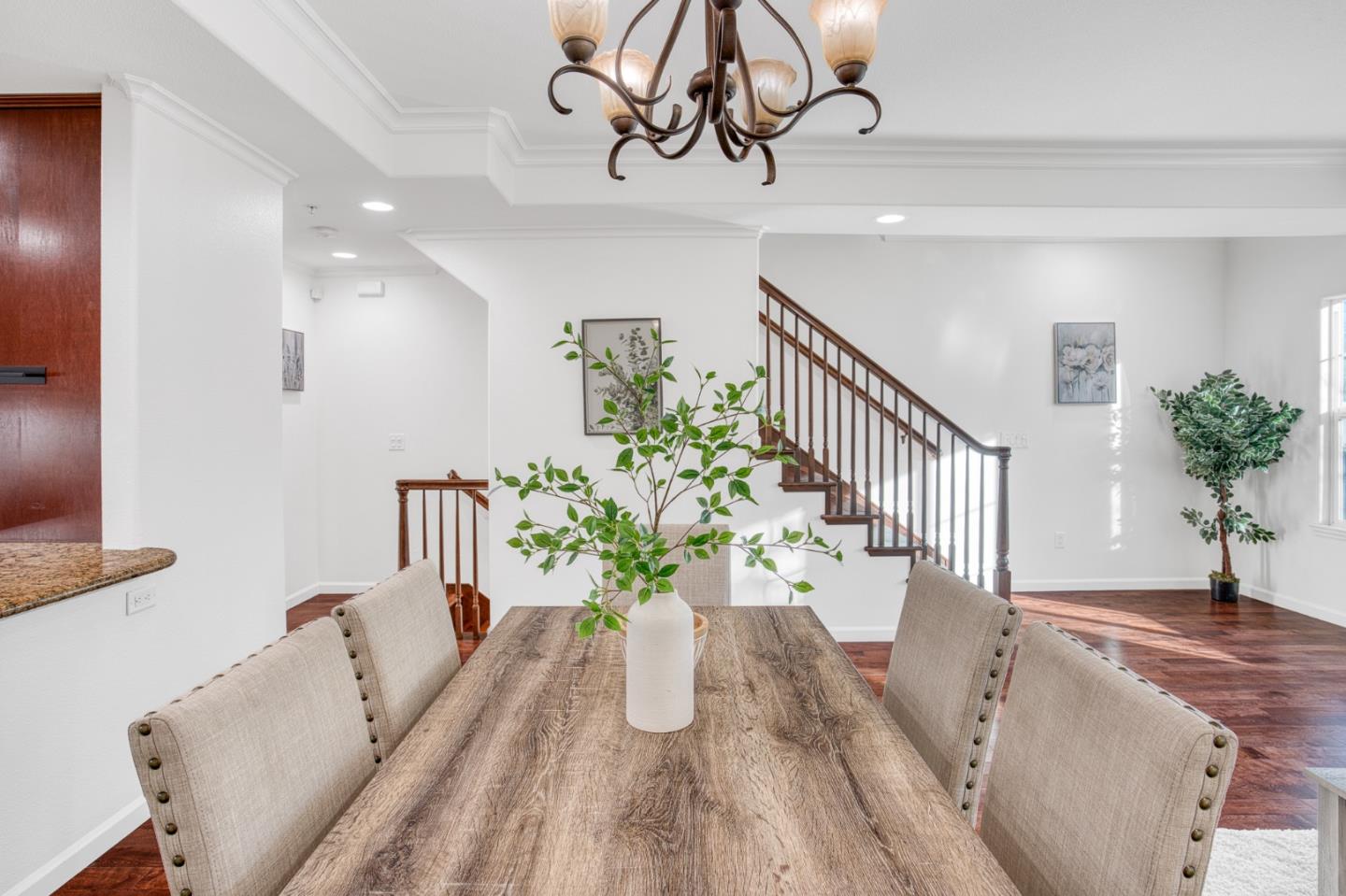 Detail Gallery Image 28 of 53 For 2219 Woodberry Ln, Mountain View,  CA 94043 - 3 Beds | 2/1 Baths