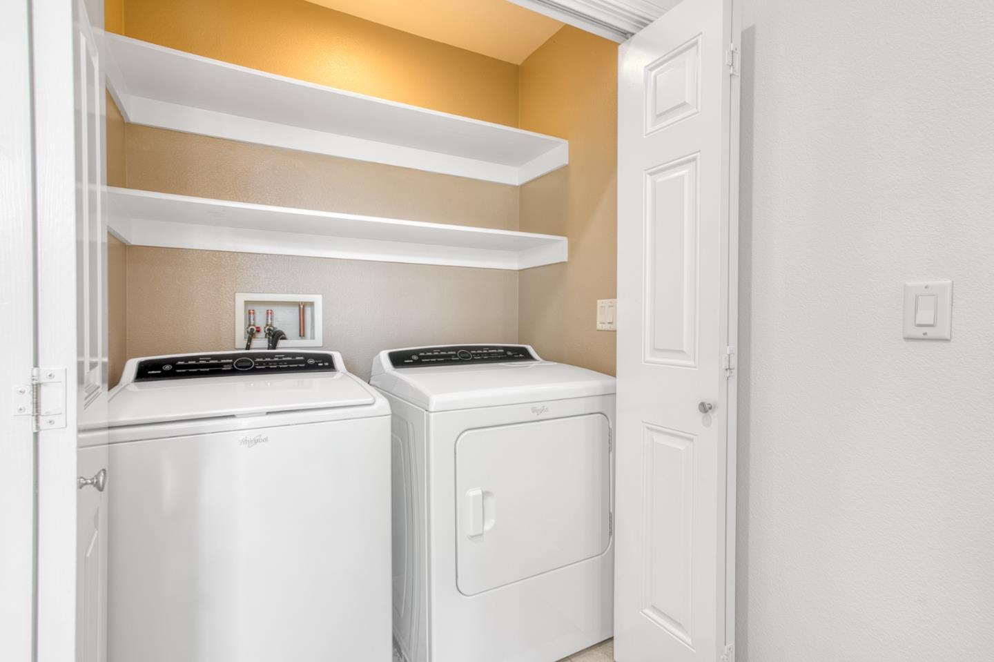 Detail Gallery Image 39 of 53 For 2219 Woodberry Ln, Mountain View,  CA 94043 - 3 Beds | 2/1 Baths