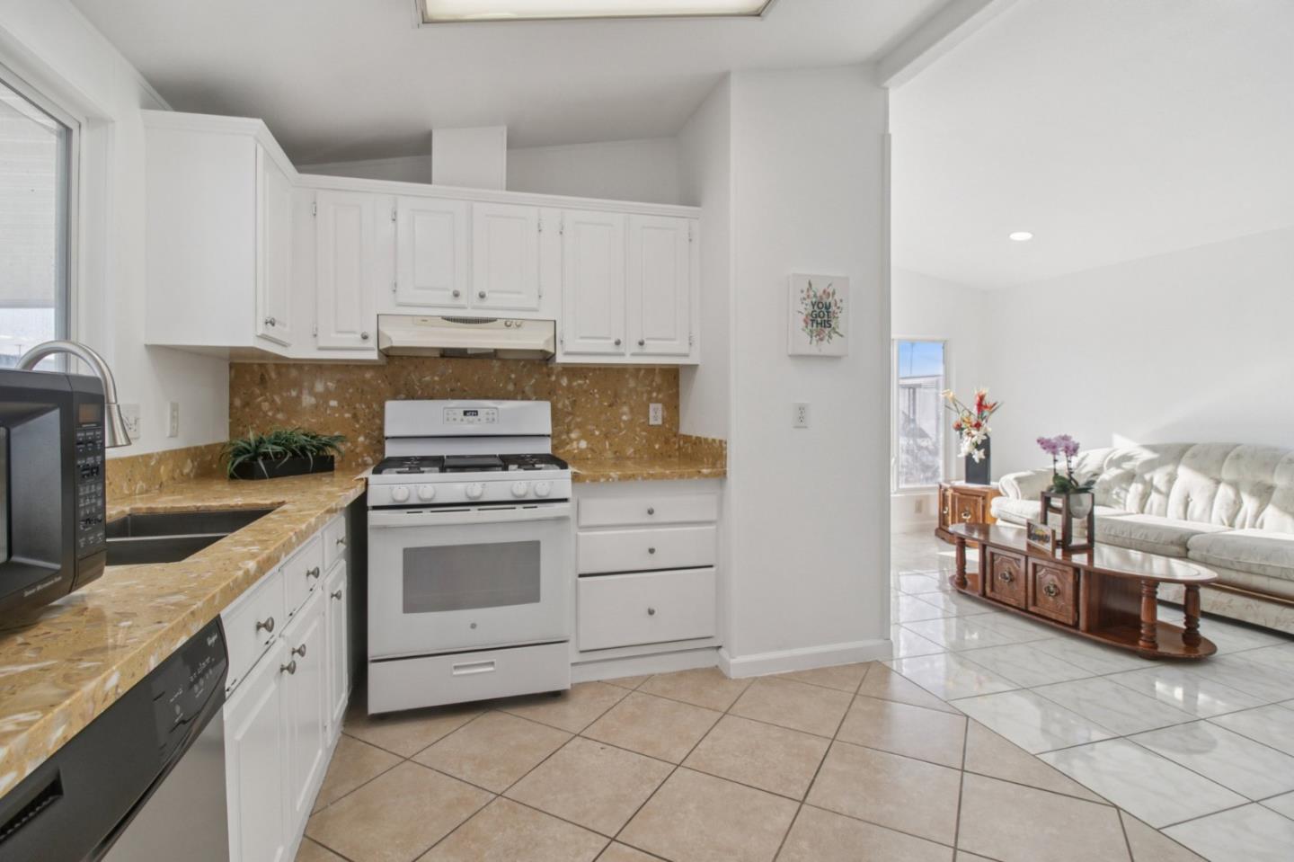 Detail Gallery Image 16 of 41 For 555 Umbarger Rd #75,  San Jose,  CA 95111 - 2 Beds | 2 Baths