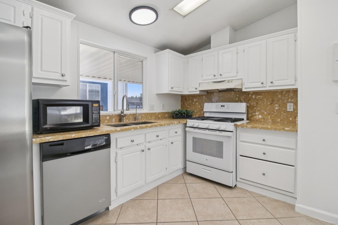 Detail Gallery Image 18 of 41 For 555 Umbarger Rd #75,  San Jose,  CA 95111 - 2 Beds | 2 Baths