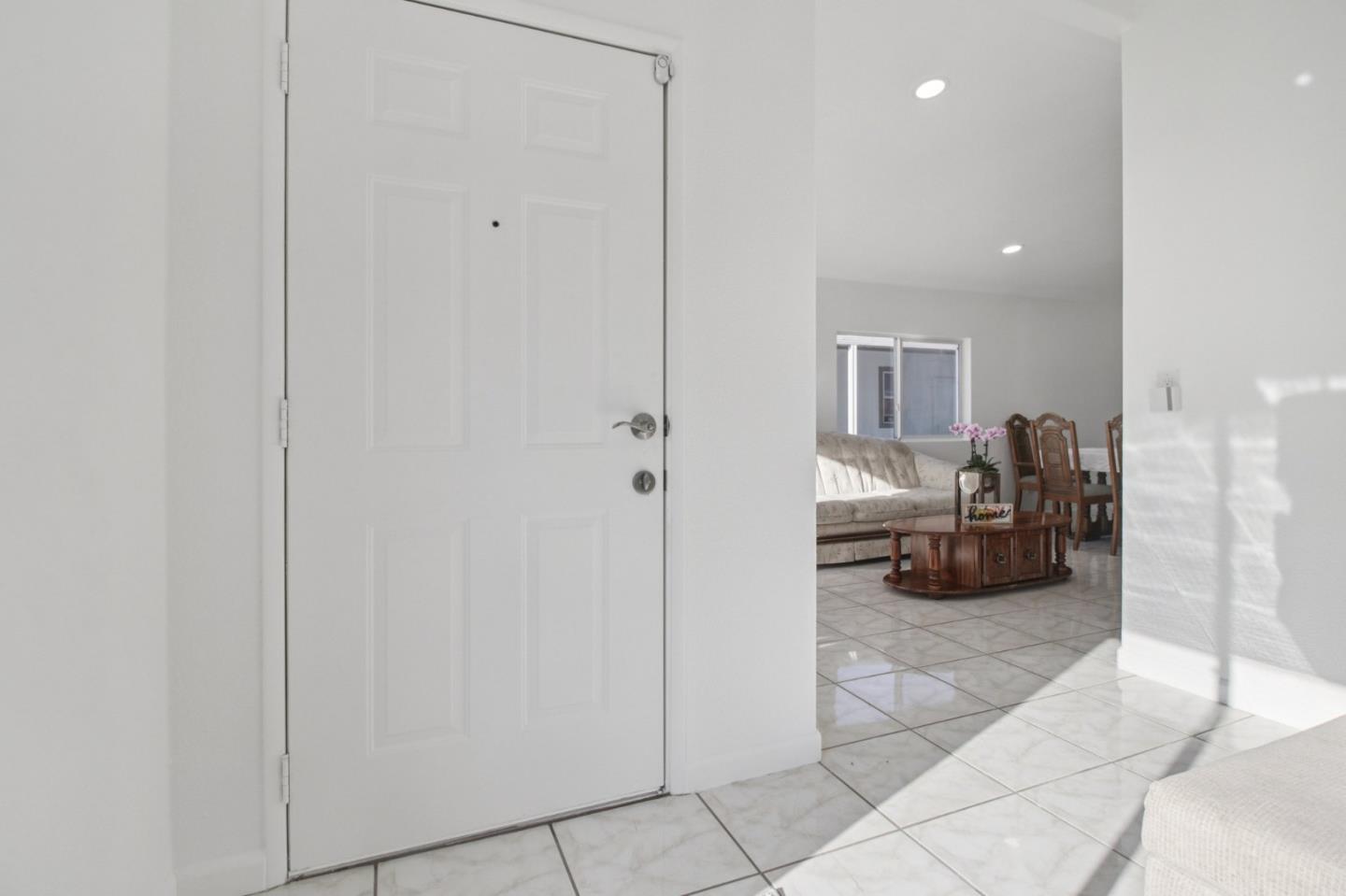 Detail Gallery Image 5 of 41 For 555 Umbarger Rd #75,  San Jose,  CA 95111 - 2 Beds | 2 Baths